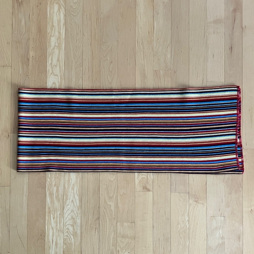 Like new, 100% wool striped scarf Joseph Abboud